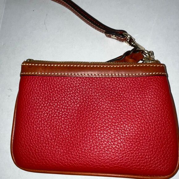 Dooney & Bourke Women's Red Brown Pebble Grain Leather Wristlet Clutch Handbag - Picture 6 of 9
